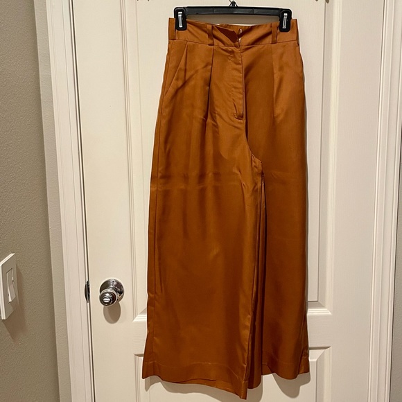 Zimmermann Silk Tuck Crop Pants Tan EUC Size 4 - Picture 3 of 7